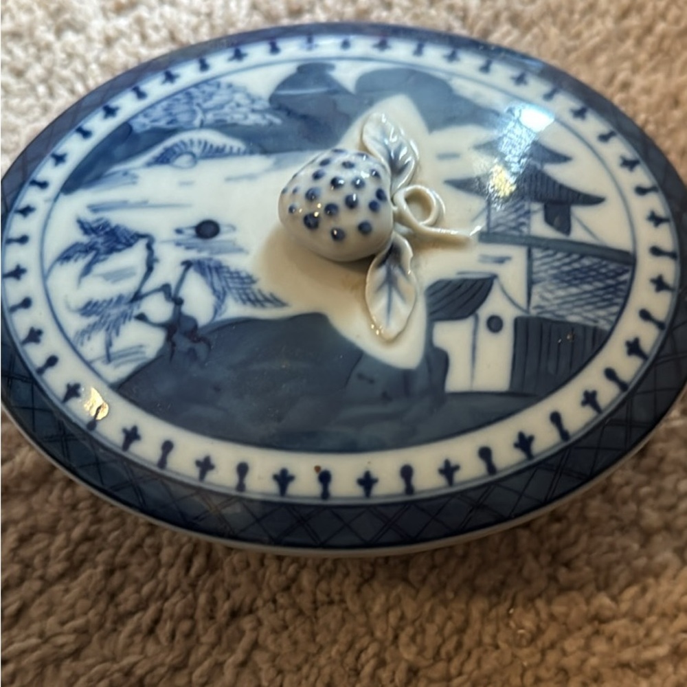 Vintage Mottehedah trinket dish